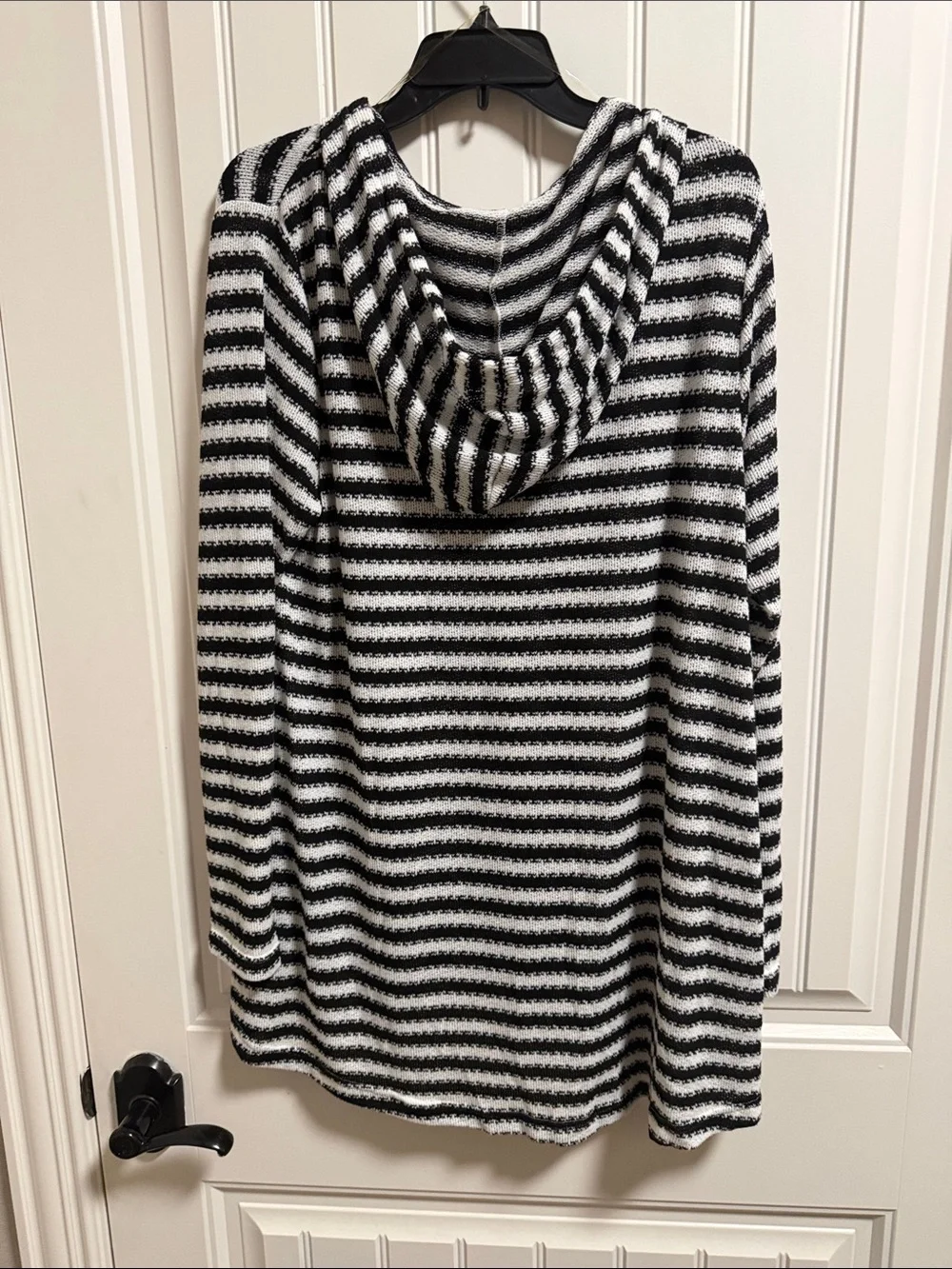 La Blanca Black & White Striped Hooded Pullover. Never Worn! Cover up!